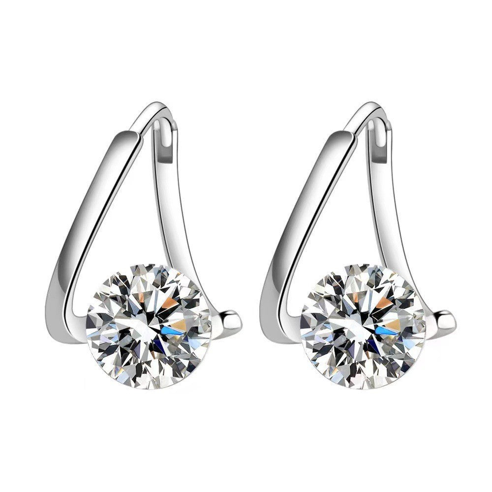 Fashionable and luxurious earrings