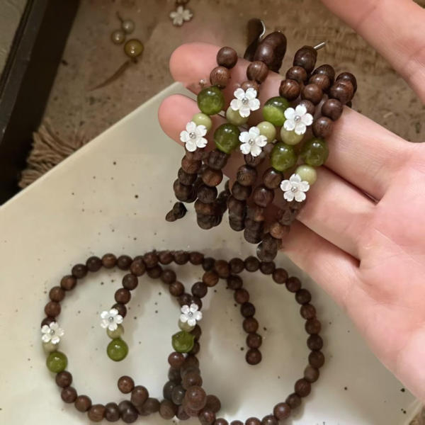 Sandalwood beaded bracelet